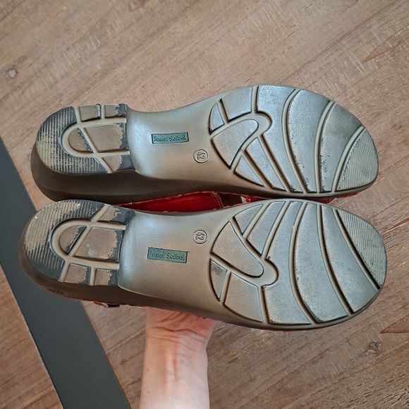 Josef Seibel Red Leather Slingback Sandals with Decorative Button (EU 42/US 11) - Picture 9 of 9